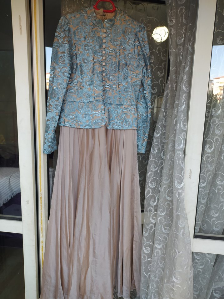 Uzun Kollu Bej Ve Gri Nakışlı Vintage Kadın Elbise - Görsel 2