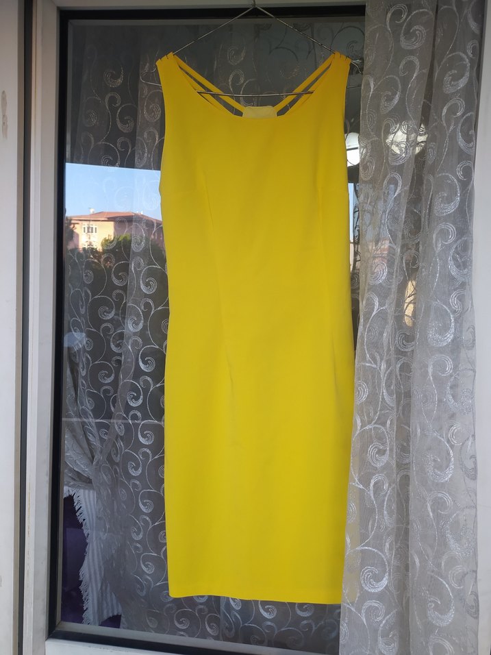 Sarı V Yaka Drapeli Midi Elbise - Görsel 3