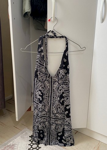 Bershka Siyah Dökümlü Uzun Askısız Kadın Üstü