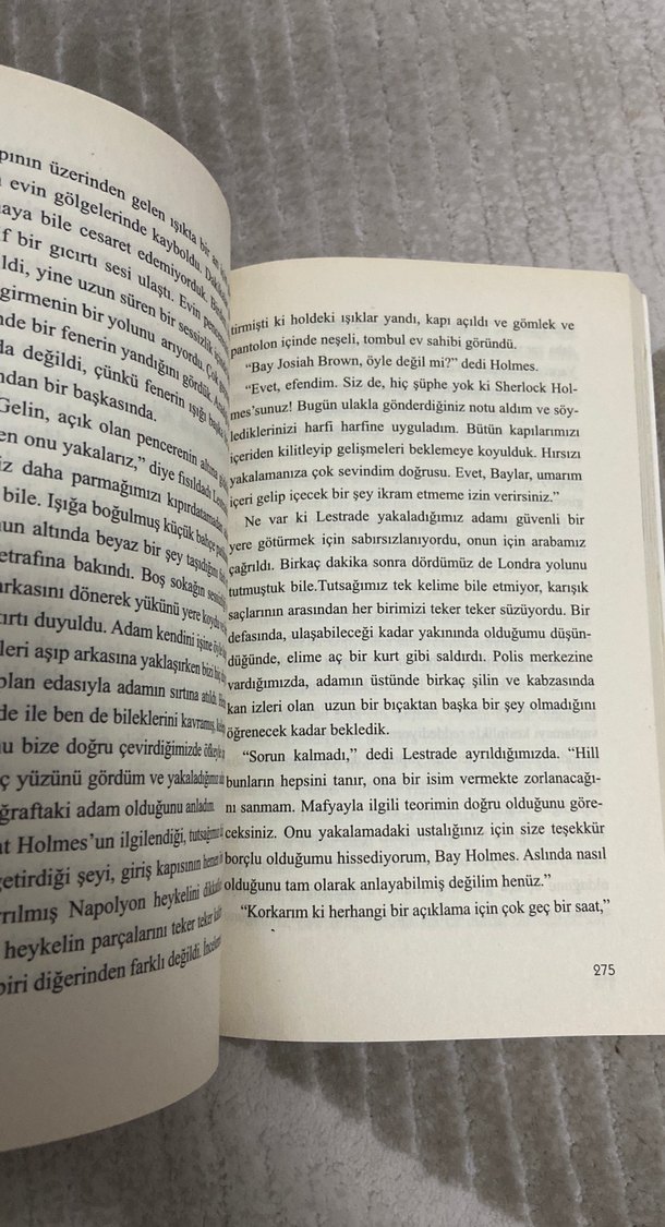 Sherlock Holmes - Şüphe Asla Uymaz - Görsel 2