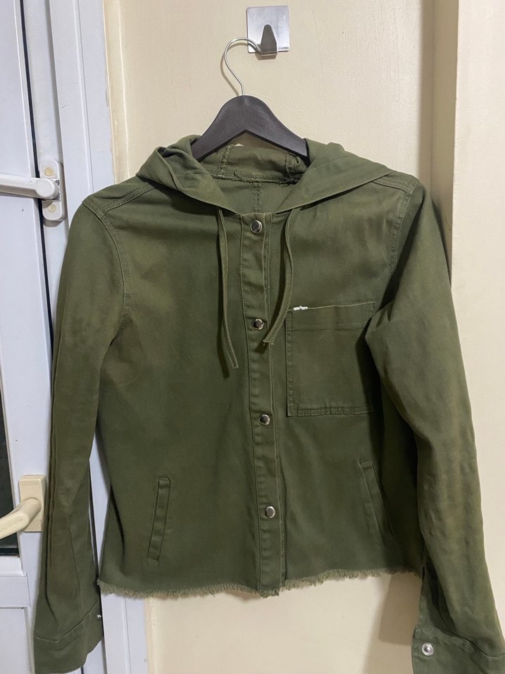 Düğmeli Kapüşonlu Haki Kadın Ceket - Görsel 2