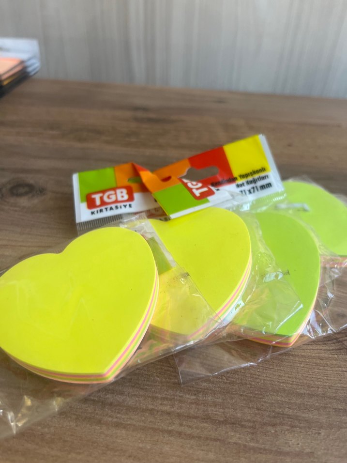TGB Sarı Kalp Şeklinde Yapışkan Not Kağıdı - Görsel 2