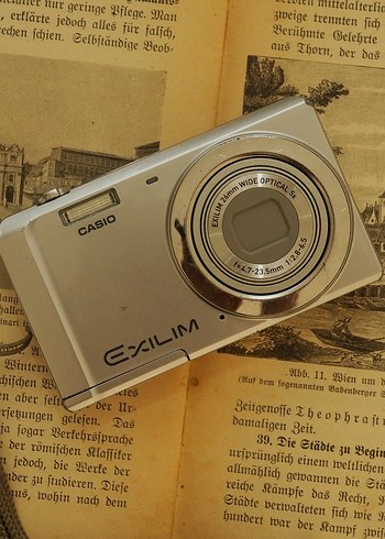 Casio Exilim 14.1 Megapiksel