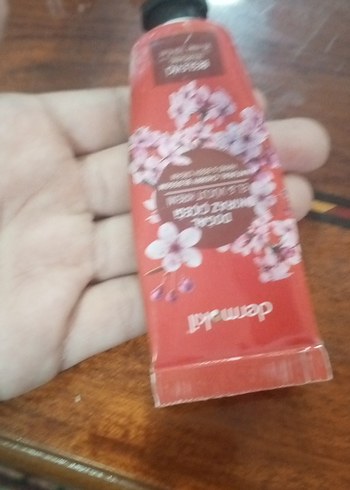 Beden Doğal Kiraz Çiçeği El ve Vücut Kremi 30 ml