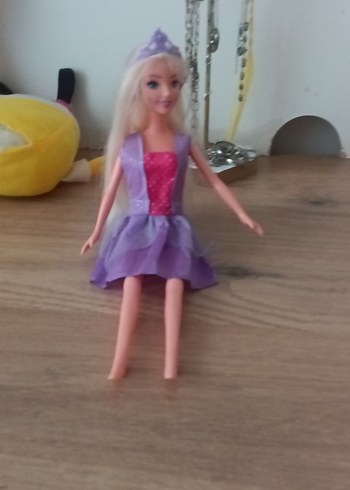 Mor Elbiseli Bebek Barbie