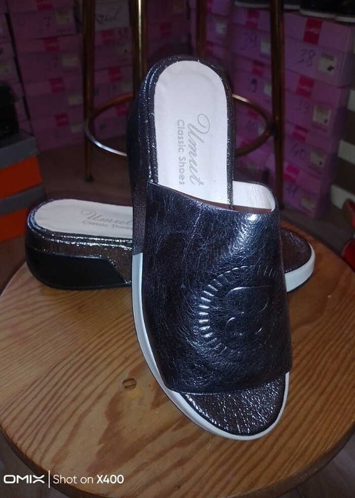 Gerçek deri dolgu topuklu metalik rengi platform sandalet - Görsel 3