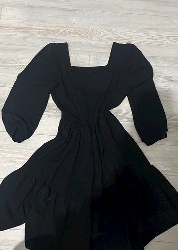 Uzun Siyah kare yakalı sırtı hafif açık elbise - Görsel 2