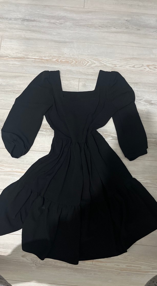 Uzun Siyah kare yakalı sırtı hafif açık elbise - Görsel 2