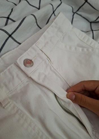 LC Waikiki Beyaz Kemerli Geniş Kesim Çocuk Pantolon