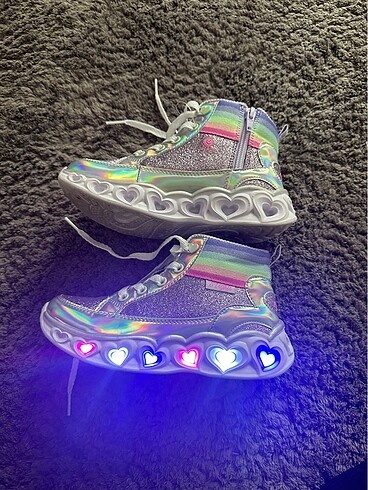 Skechers Sadece evin içinde giydi kızım