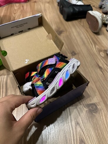 23 Beden çeşitli Renk Skechers sandalet