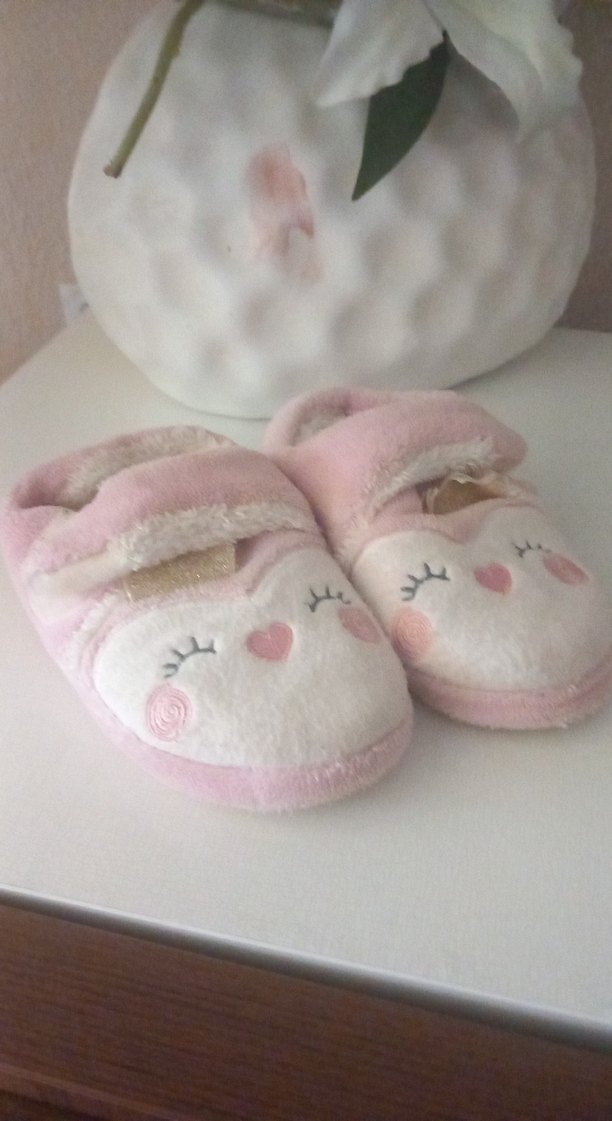 Kız Çocukları İçin Pembe Nakışlı Sıcak Ev Terliği - Görsel 2