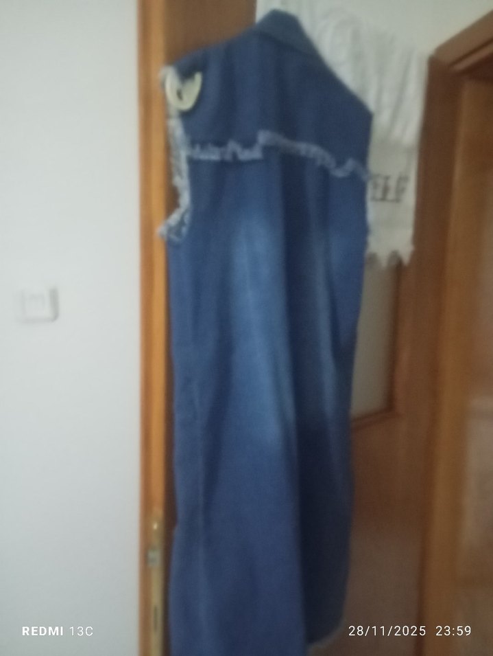 Uzun Kesim Düğmeli Mavi Denim Yelek - Görsel 2