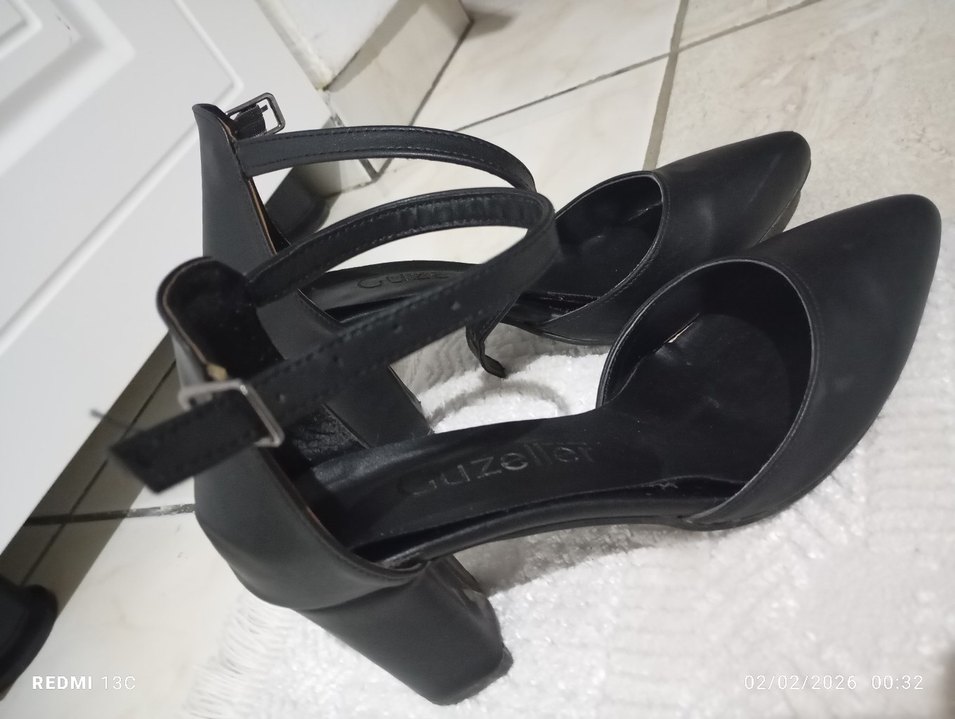 Siyah Parlak Tokalı Kadın Topuklu Ayakkabı - Görsel 3