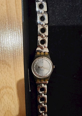 Swatch Kadın Vintage Gri Altın Saat
