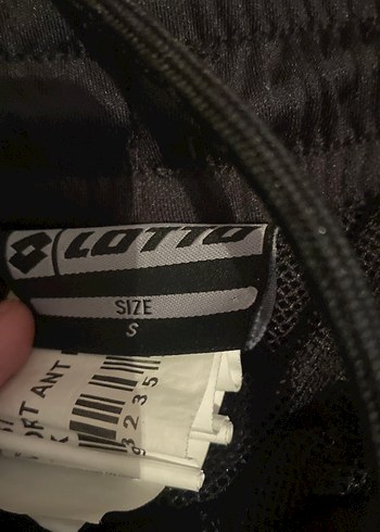 Lotto Siyah Spor Rahat Kesim Şort - Görsel 3