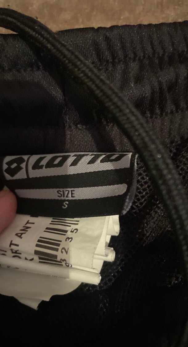 Lotto Siyah Spor Rahat Kesim Şort - Görsel 3