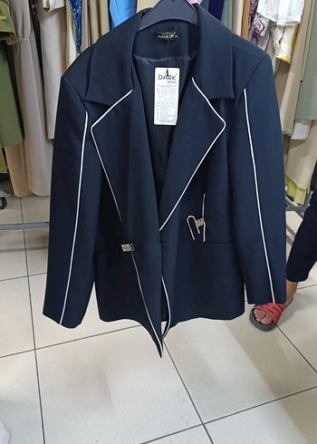 Düğmeli Kısa Lacivert Kadın Blazer Ceket