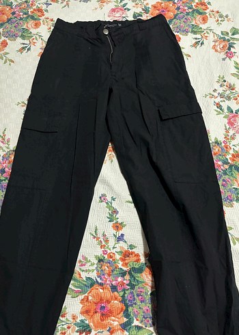 Stradivarius paraşüt pantolon