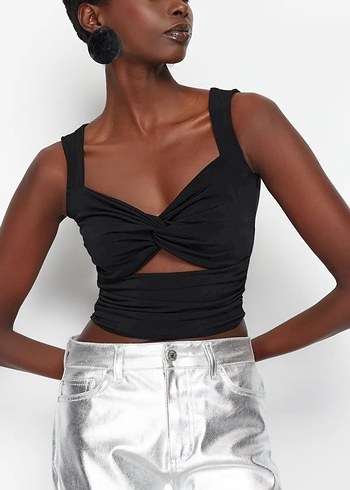 Siyah Drapeli V Yaka Mini Crop Top