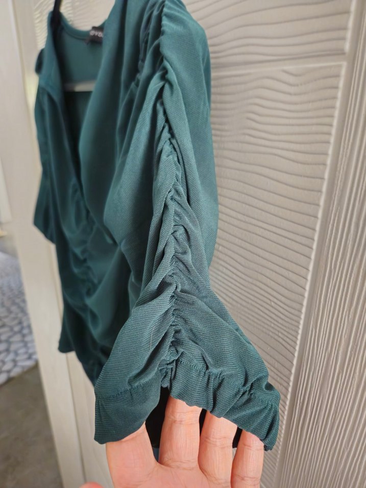 Likrali V Yaka Drapeli Yeşil Bluz - Görsel 3