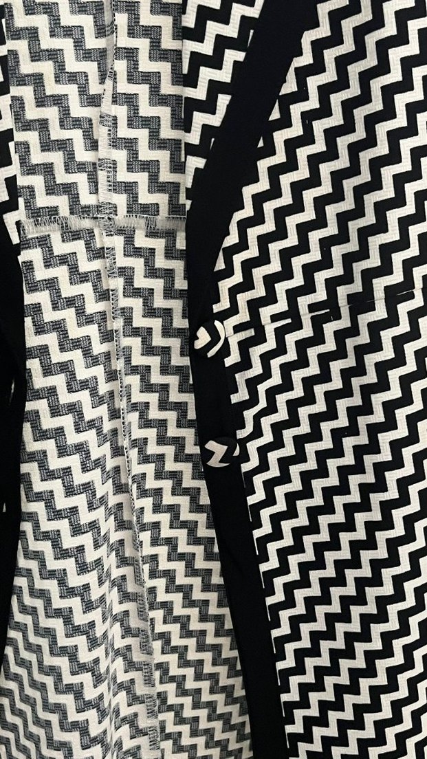 Kadın Uzun Siyah-Beyaz Desenli Yelek - Görsel 5