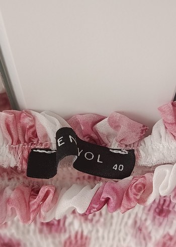 beyaz çiçekli normal boy elbise