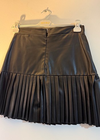 Siyah Deri Pileli Mini Etek - Görsel 3