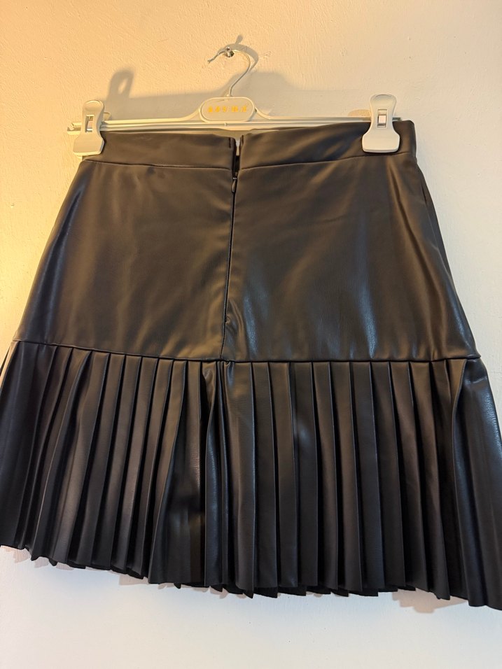 Siyah Deri Pileli Mini Etek - Görsel 3