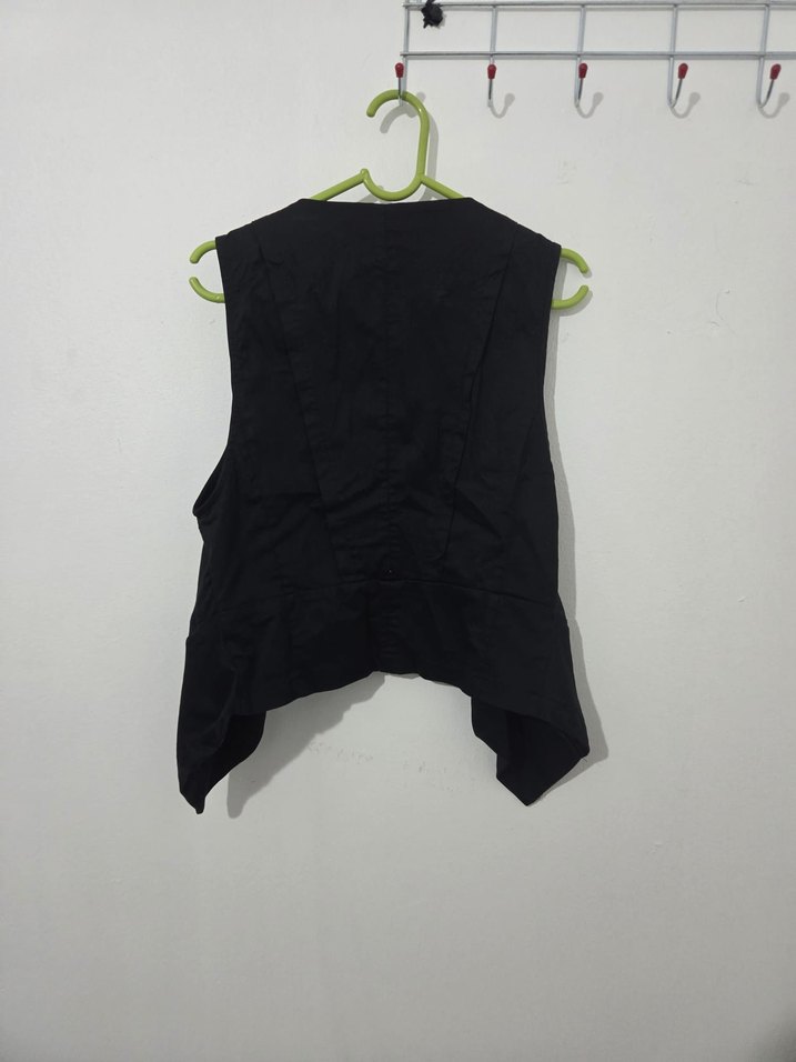 Siyah Mini Düğmeli Kolsuz Yelek - Görsel 2