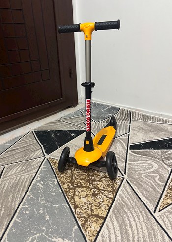 Diğer Sarı Renkli Çocuk Scooter'ı