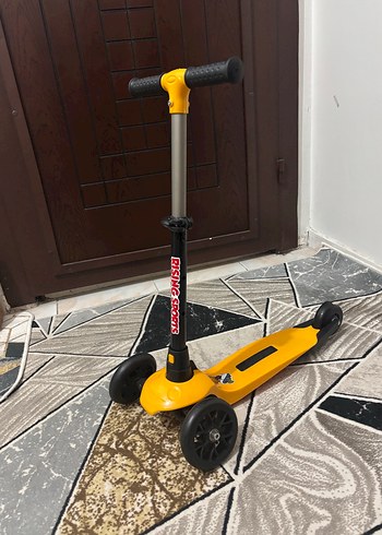  Beden sarı Renk Sarı Renkli Çocuk Scooter'ı