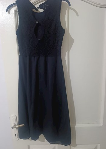 Siyah Nakışlı Uzun V Yaka Kadın Abiye Elbise - Görsel 3