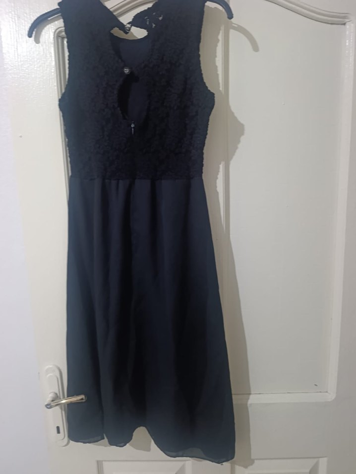 Siyah Nakışlı Uzun V Yaka Kadın Abiye Elbise - Görsel 3