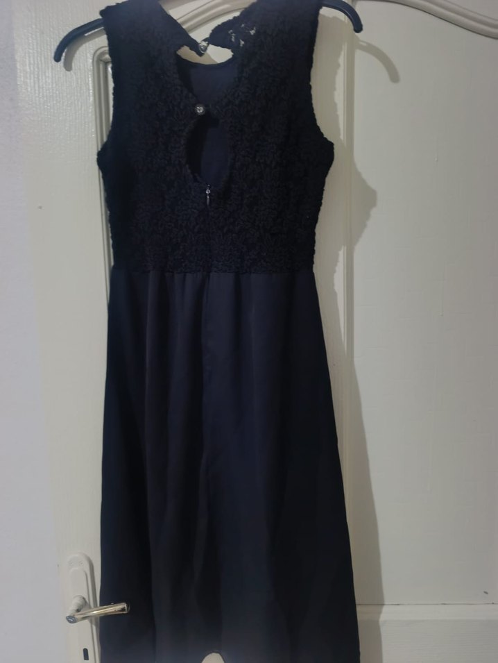 Siyah Nakışlı Uzun V Yaka Kadın Abiye Elbise - Görsel 2