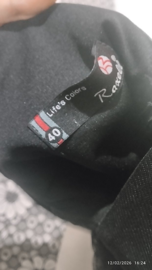 Uzun Siyah Drapeli V Yaka Gotik Elbise - Görsel 5