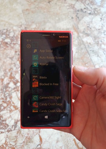 Kırmızı Nokia Android Telefon