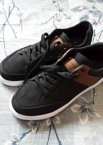 Diğer Siyah Suet Bagcikli Sneaker