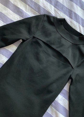 Siyah ön detaylı elbise