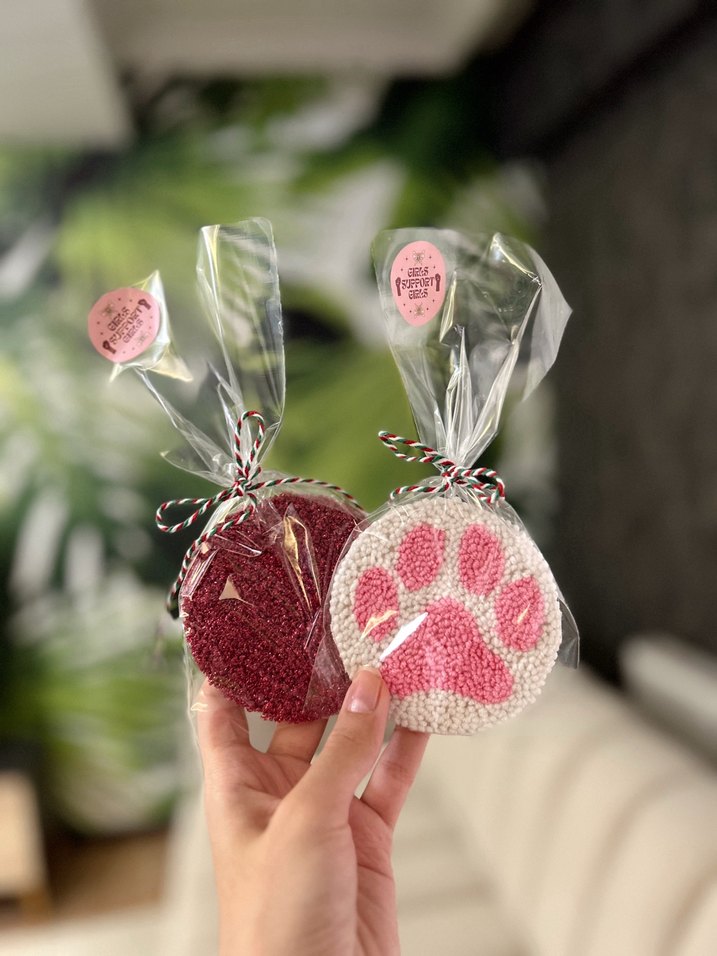 Pembe Pati İzli Kedi Aksesuarlı Punch - Görsel 2