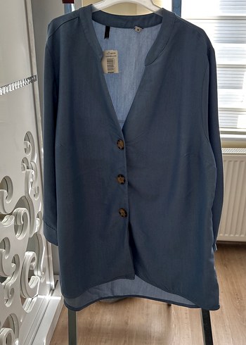 Düğmeli mavi kadın gömlek - Görsel 2