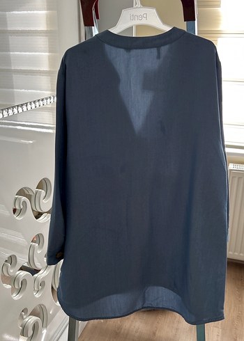 Düğmeli mavi kadın gömlek - Görsel 3