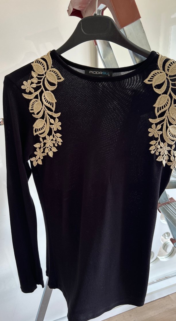 Dantel İşlemeli Siyah Uzun Kollu Bluz - Görsel 3