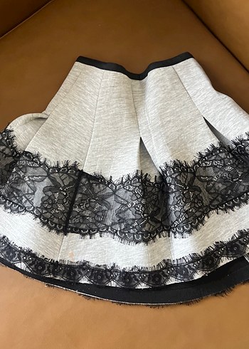 Kız cocuk Dantel Detaylı Gri Mini Etek - Görsel 4