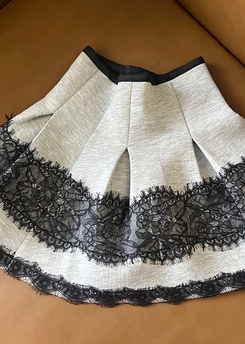 Kız cocuk Dantel Detaylı Gri Mini Etek - Görsel 5