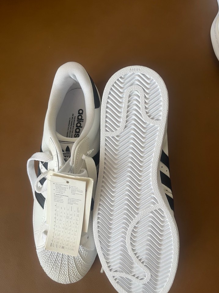 Adidas Beyaz Siyah Bağcıklı Spor Ayakkabı - Görsel 4