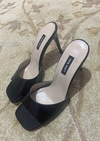 Siyah Rugan Stiletto Topuklu Kadın Terlik