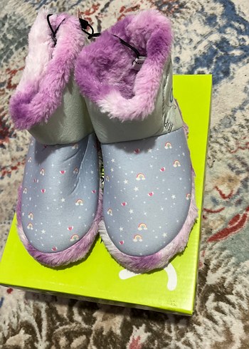 Mor Peluş Detaylı Kız Çocuk Ev Terliği29-30 arası giyene olur - Görsel 4