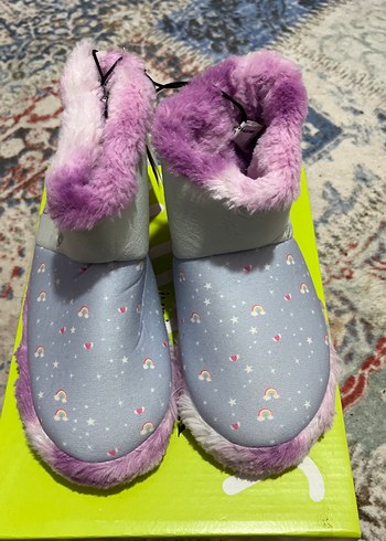 Mor Peluş Detaylı Kız Çocuk Ev Terliği29-30 arası giyene olur - Görsel 3