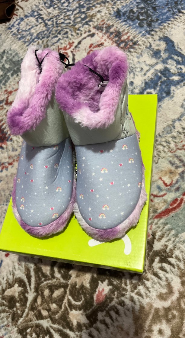 Mor Peluş Detaylı Kız Çocuk Ev Terliği29-30 arası giyene olur - Görsel 4